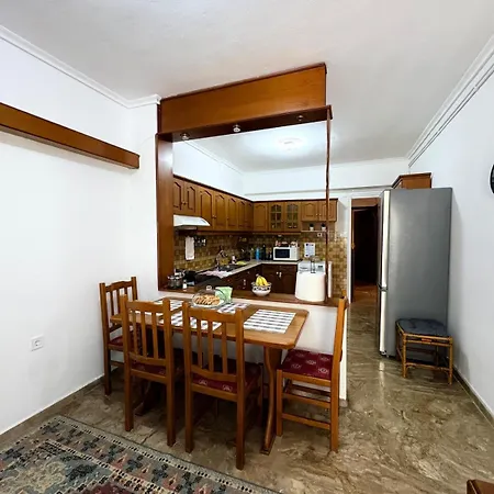 Myrsini's Residents With Private Parking Appartement